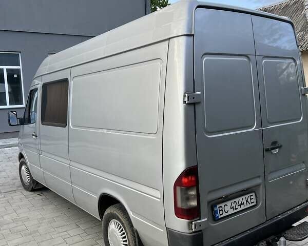 Серый Мерседес Sprinter, объемом двигателя 2.7 л и пробегом 870 тыс. км за 9700 $, фото 6 на Automoto.ua