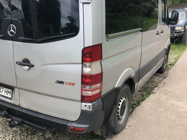 Серый Мерседес Sprinter, объемом двигателя 2.1 л и пробегом 452 тыс. км за 9150 $, фото 7 на Automoto.ua