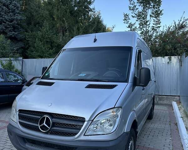 Серый Мерседес Sprinter, объемом двигателя 2.15 л и пробегом 300 тыс. км за 11500 $, фото 2 на Automoto.ua