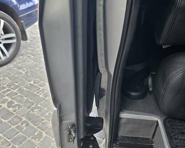 Серый Мерседес Sprinter, объемом двигателя 3 л и пробегом 570 тыс. км за 17000 $, фото 26 на Automoto.ua