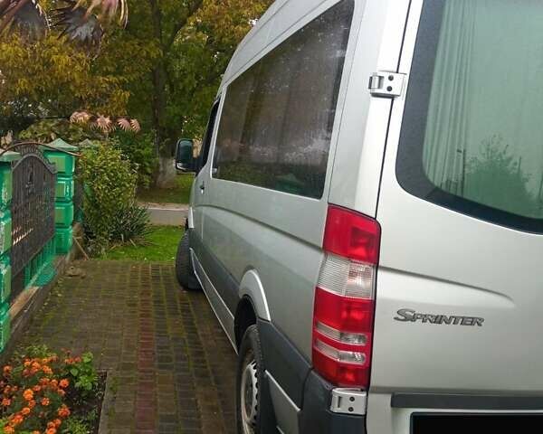 Серый Мерседес Sprinter, объемом двигателя 2.15 л и пробегом 750 тыс. км за 12500 $, фото 7 на Automoto.ua