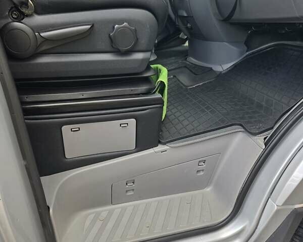 Серый Мерседес Sprinter, объемом двигателя 3 л и пробегом 570 тыс. км за 17000 $, фото 6 на Automoto.ua