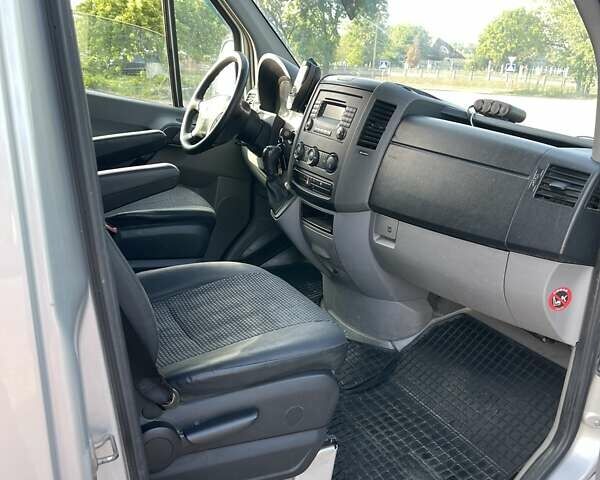 Серый Мерседес Sprinter, объемом двигателя 2.99 л и пробегом 350 тыс. км за 15500 $, фото 20 на Automoto.ua