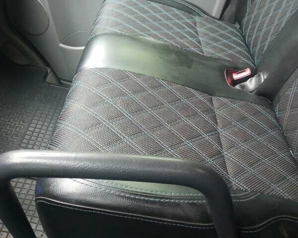 Серый Мерседес Sprinter, объемом двигателя 2.15 л и пробегом 750 тыс. км за 12500 $, фото 18 на Automoto.ua