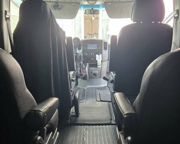 Серый Мерседес Sprinter, объемом двигателя 3 л и пробегом 570 тыс. км за 17000 $, фото 2 на Automoto.ua