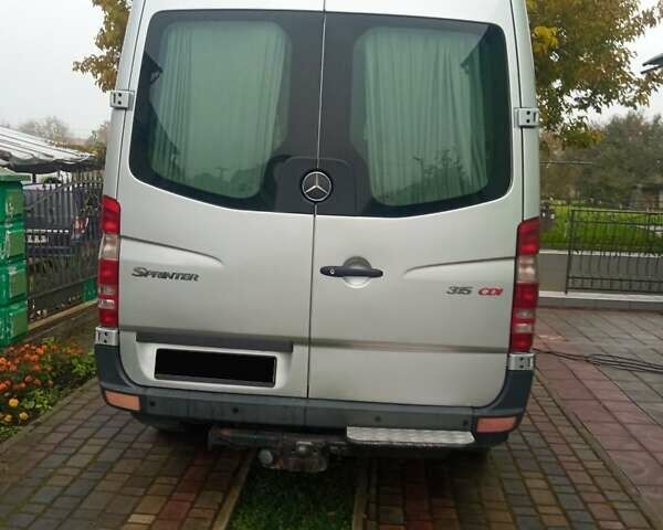Серый Мерседес Sprinter, объемом двигателя 2.15 л и пробегом 750 тыс. км за 12500 $, фото 6 на Automoto.ua