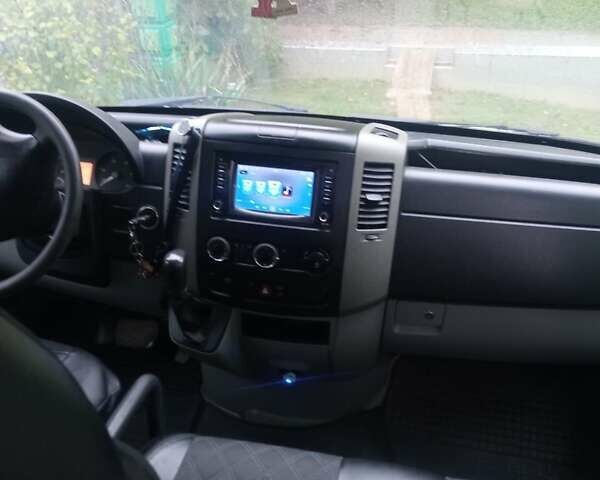 Серый Мерседес Sprinter, объемом двигателя 2.15 л и пробегом 750 тыс. км за 12500 $, фото 9 на Automoto.ua