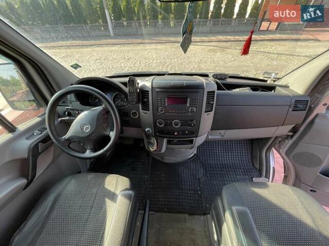 Серый Мерседес Sprinter, объемом двигателя 2.99 л и пробегом 350 тыс. км за 15500 $, фото 16 на Automoto.ua
