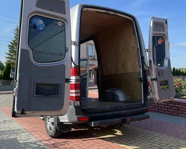 Серый Мерседес Sprinter, объемом двигателя 2.99 л и пробегом 350 тыс. км за 15500 $, фото 9 на Automoto.ua