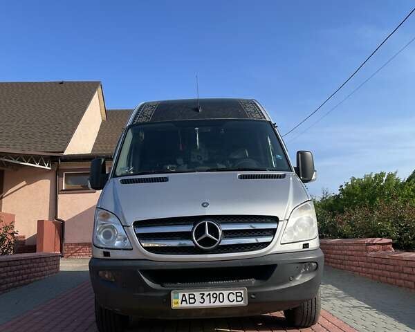 Серый Мерседес Sprinter, объемом двигателя 2.99 л и пробегом 350 тыс. км за 15500 $, фото 1 на Automoto.ua