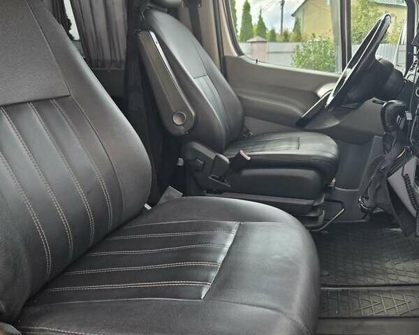 Серый Мерседес Sprinter, объемом двигателя 3 л и пробегом 570 тыс. км за 17000 $, фото 10 на Automoto.ua