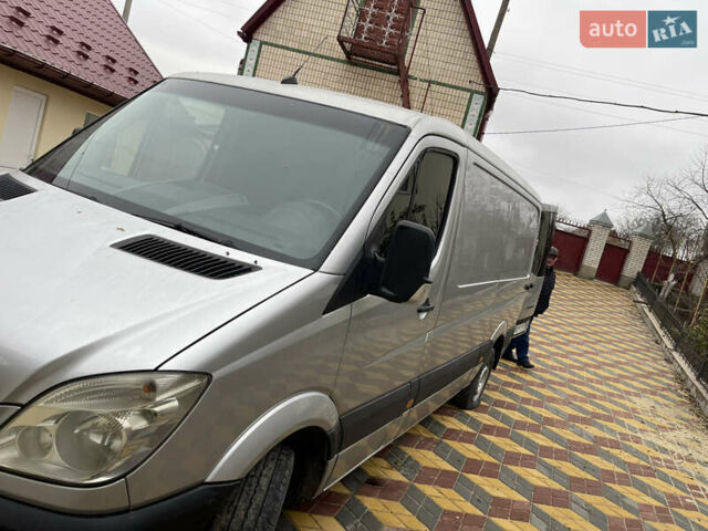 Серый Мерседес Sprinter, объемом двигателя 2.1 л и пробегом 416 тыс. км за 11000 $, фото 6 на Automoto.ua