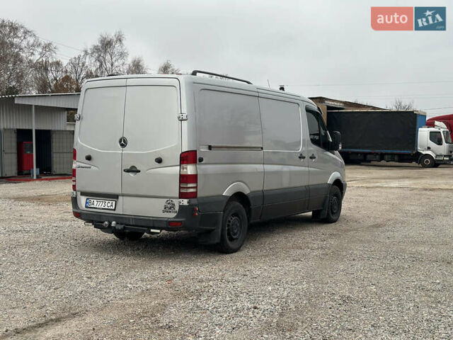 Серый Мерседес Sprinter, объемом двигателя 2.2 л и пробегом 342 тыс. км за 9500 $, фото 4 на Automoto.ua
