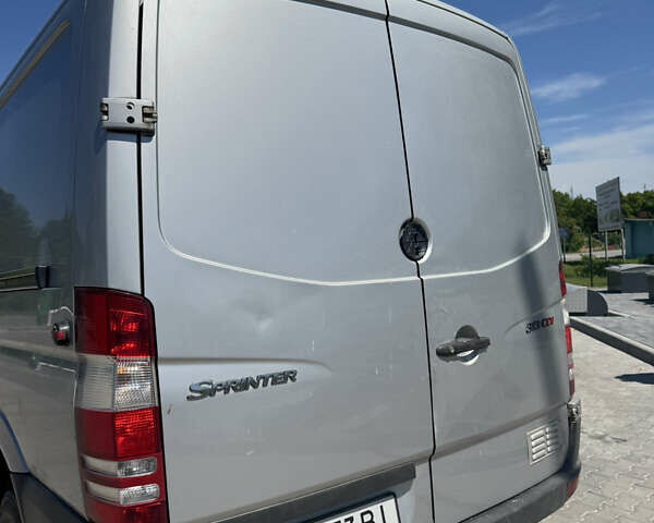 Серый Мерседес Sprinter, объемом двигателя 2.2 л и пробегом 520 тыс. км за 8200 $, фото 11 на Automoto.ua