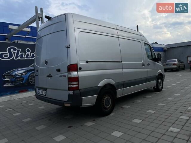 Сірий Мерседес Sprinter, об'ємом двигуна 3 л та пробігом 311 тис. км за 11606 $, фото 3 на Automoto.ua