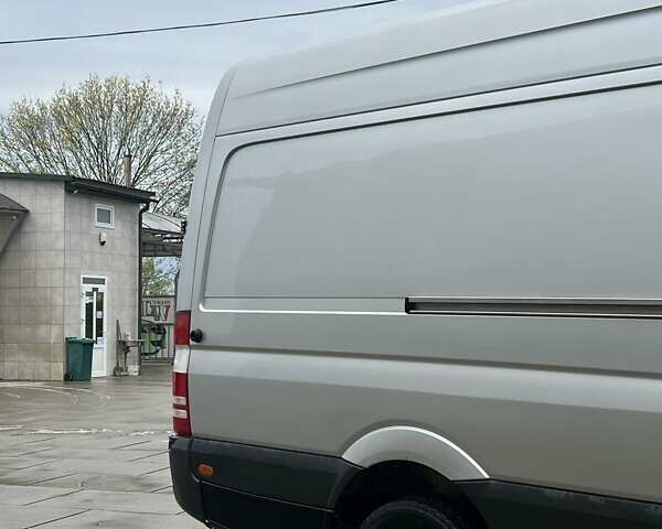 Серый Мерседес Sprinter, объемом двигателя 2.15 л и пробегом 420 тыс. км за 9400 $, фото 16 на Automoto.ua