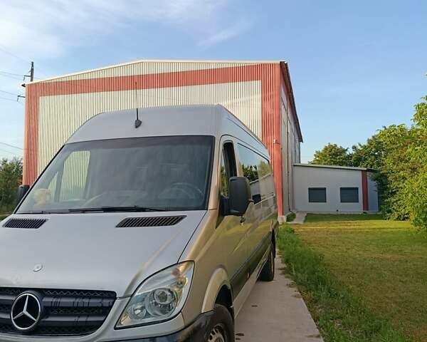 Серый Мерседес Sprinter, объемом двигателя 3 л и пробегом 4 тыс. км за 17200 $, фото 3 на Automoto.ua
