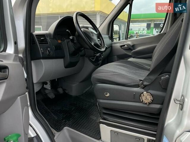 Сірий Мерседес Sprinter, об'ємом двигуна 3 л та пробігом 311 тис. км за 11606 $, фото 11 на Automoto.ua