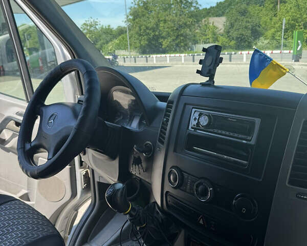 Серый Мерседес Sprinter, объемом двигателя 2.2 л и пробегом 520 тыс. км за 8200 $, фото 8 на Automoto.ua