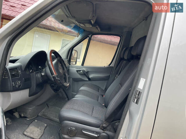 Серый Мерседес Sprinter, объемом двигателя 2.1 л и пробегом 416 тыс. км за 11000 $, фото 2 на Automoto.ua
