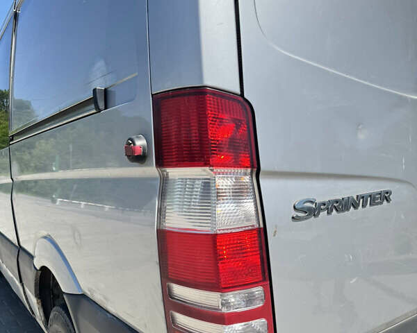 Серый Мерседес Sprinter, объемом двигателя 2.2 л и пробегом 520 тыс. км за 8200 $, фото 13 на Automoto.ua