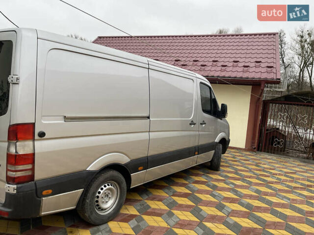 Серый Мерседес Sprinter, объемом двигателя 2.1 л и пробегом 416 тыс. км за 11000 $, фото 3 на Automoto.ua