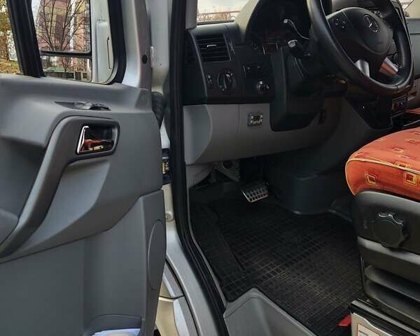 Серый Мерседес Sprinter, объемом двигателя 2.14 л и пробегом 552 тыс. км за 32000 $, фото 14 на Automoto.ua