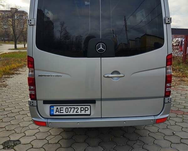 Серый Мерседес Sprinter, объемом двигателя 2.14 л и пробегом 552 тыс. км за 32000 $, фото 5 на Automoto.ua