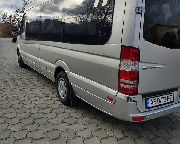 Серый Мерседес Sprinter, объемом двигателя 2.14 л и пробегом 552 тыс. км за 32000 $, фото 4 на Automoto.ua