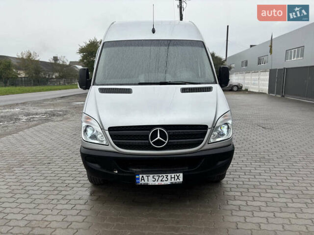 Сірий Мерседес Sprinter, об'ємом двигуна 3.2 л та пробігом 320 тис. км за 18900 $, фото 1 на Automoto.ua