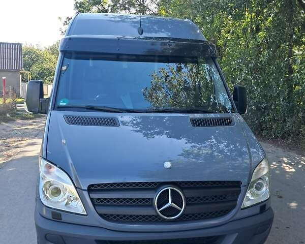 Серый Мерседес Sprinter, объемом двигателя 2.99 л и пробегом 317 тыс. км за 17300 $, фото 8 на Automoto.ua