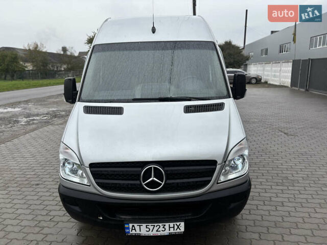 Сірий Мерседес Sprinter, об'ємом двигуна 3.2 л та пробігом 320 тис. км за 18900 $, фото 2 на Automoto.ua