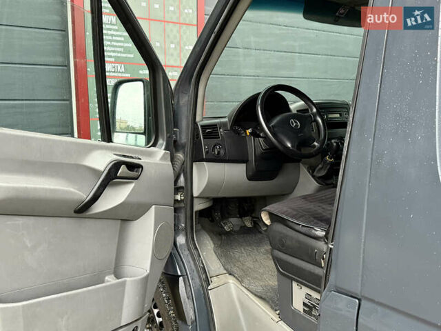 Сірий Мерседес Sprinter, об'ємом двигуна 2.19 л та пробігом 250 тис. км за 9700 $, фото 18 на Automoto.ua