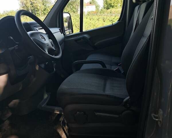 Серый Мерседес Sprinter, объемом двигателя 2.99 л и пробегом 317 тыс. км за 17300 $, фото 18 на Automoto.ua