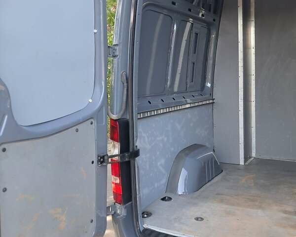 Серый Мерседес Sprinter, объемом двигателя 2.99 л и пробегом 317 тыс. км за 17300 $, фото 12 на Automoto.ua