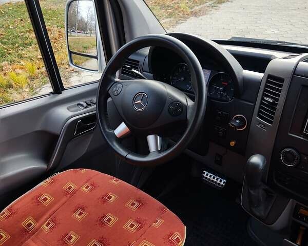 Серый Мерседес Sprinter, объемом двигателя 2.14 л и пробегом 552 тыс. км за 32000 $, фото 12 на Automoto.ua