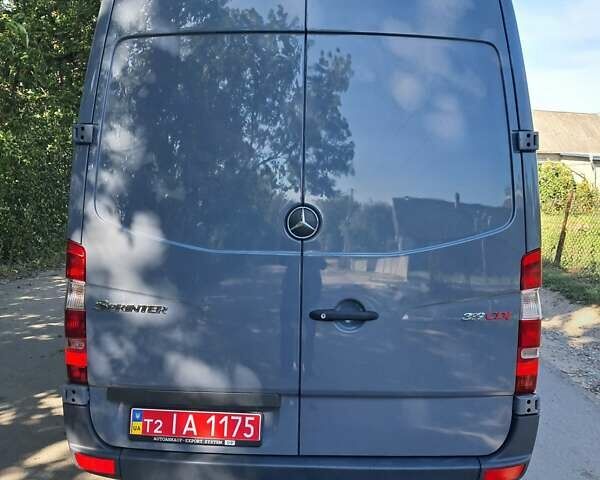 Серый Мерседес Sprinter, объемом двигателя 2.99 л и пробегом 317 тыс. км за 17300 $, фото 7 на Automoto.ua