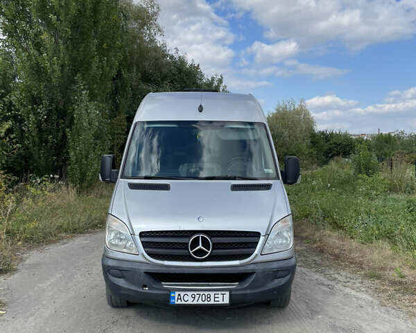 Серый Мерседес Sprinter, объемом двигателя 2.14 л и пробегом 578 тыс. км за 11800 $, фото 1 на Automoto.ua