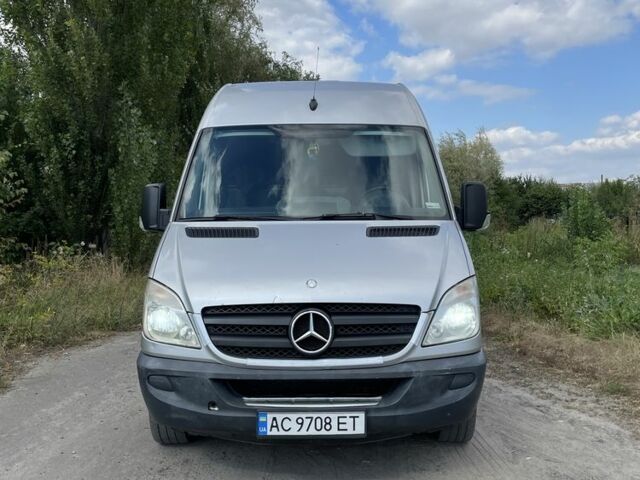 Серый Мерседес Sprinter, объемом двигателя 2.1 л и пробегом 570 тыс. км за 12500 $, фото 2 на Automoto.ua