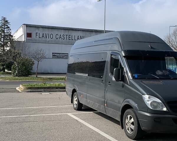 Серый Мерседес Sprinter, объемом двигателя 2.14 л и пробегом 600 тыс. км за 20000 $, фото 2 на Automoto.ua