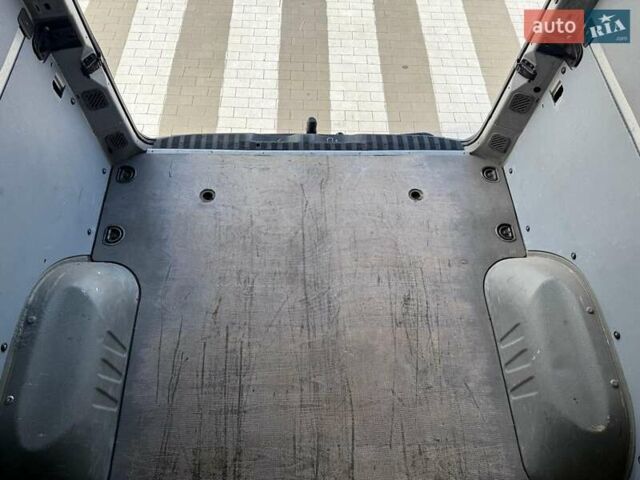 Сірий Мерседес Sprinter, об'ємом двигуна 2.99 л та пробігом 574 тис. км за 22500 $, фото 117 на Automoto.ua