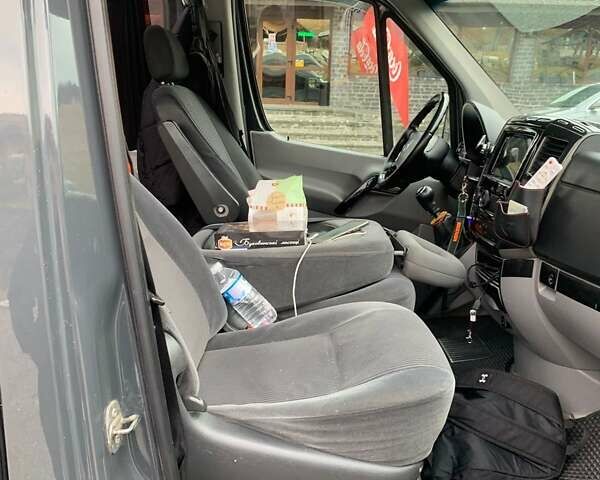 Серый Мерседес Sprinter, объемом двигателя 2.14 л и пробегом 600 тыс. км за 20000 $, фото 8 на Automoto.ua