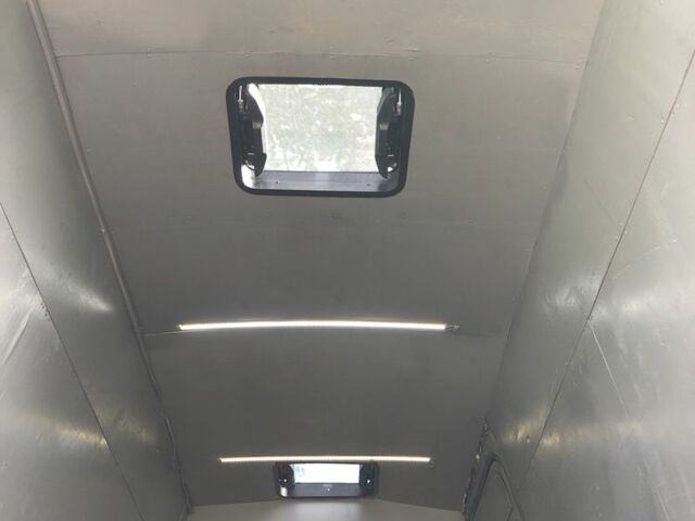 Серый Мерседес Sprinter, объемом двигателя 2.1 л и пробегом 570 тыс. км за 12500 $, фото 8 на Automoto.ua