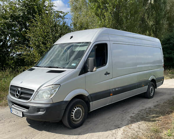 Серый Мерседес Sprinter, объемом двигателя 2.14 л и пробегом 578 тыс. км за 11800 $, фото 3 на Automoto.ua