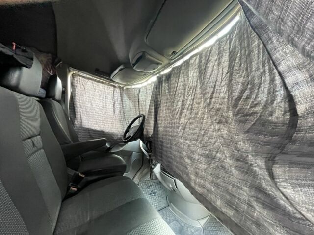 Серый Мерседес Sprinter, объемом двигателя 2.1 л и пробегом 570 тыс. км за 12500 $, фото 13 на Automoto.ua