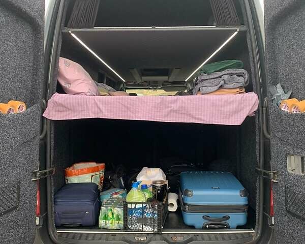 Серый Мерседес Sprinter, объемом двигателя 2.14 л и пробегом 600 тыс. км за 20000 $, фото 3 на Automoto.ua