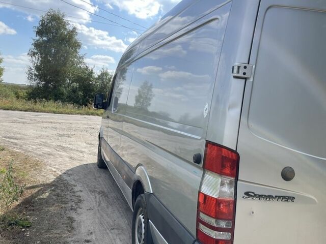 Серый Мерседес Sprinter, объемом двигателя 2.1 л и пробегом 570 тыс. км за 12500 $, фото 5 на Automoto.ua