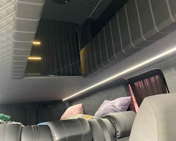 Серый Мерседес Sprinter, объемом двигателя 2.14 л и пробегом 600 тыс. км за 20000 $, фото 7 на Automoto.ua