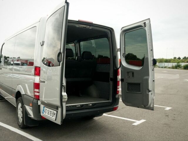 Серый Мерседес Sprinter, объемом двигателя 2.1 л и пробегом 153 тыс. км за 358 $, фото 2 на Automoto.ua