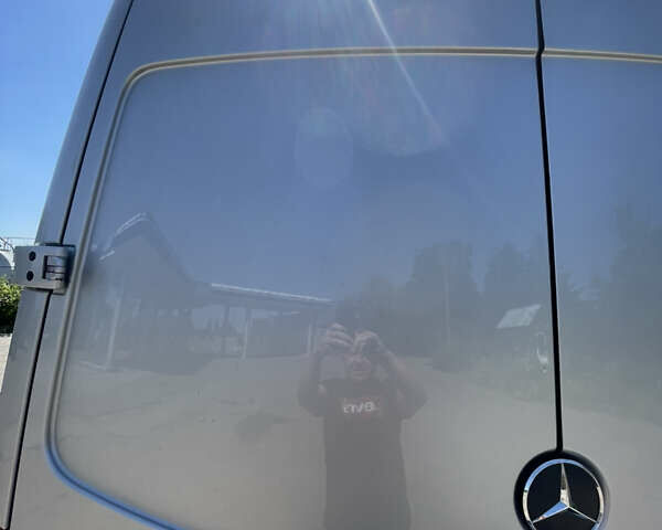 Сірий Мерседес Sprinter, об'ємом двигуна 2.2 л та пробігом 300 тис. км за 20200 $, фото 19 на Automoto.ua